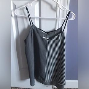 Black and white tank/cami ☘️